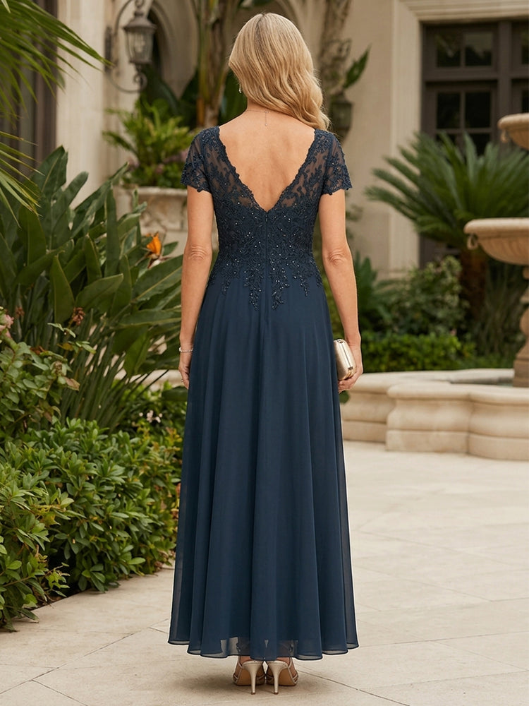 Chiffon A-Line Scoop Neck Long Mother of the Bride Dresses with Applique