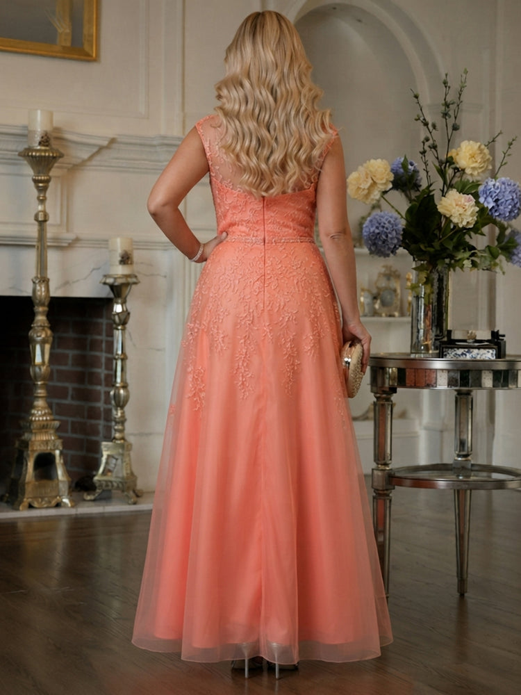 Tulle A-Line Jewel Neck Long Plus Size Mother of the Bride Dresses with Lace Applique