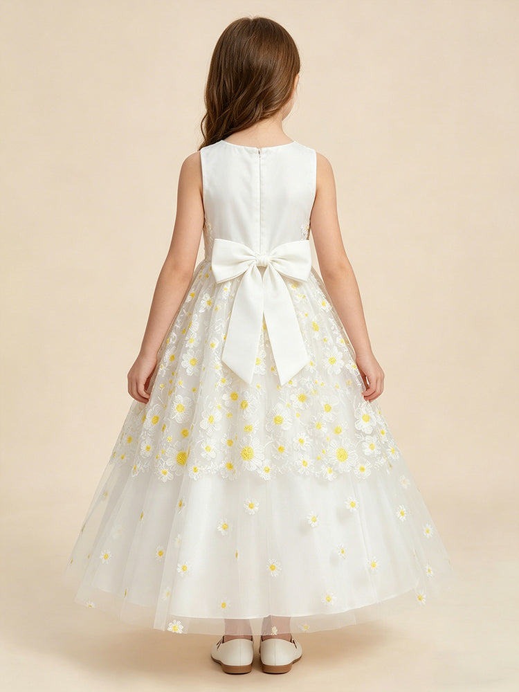Tulle A-Line Scoop Neck Long Flower Girl Dresses with Floral Embroidery