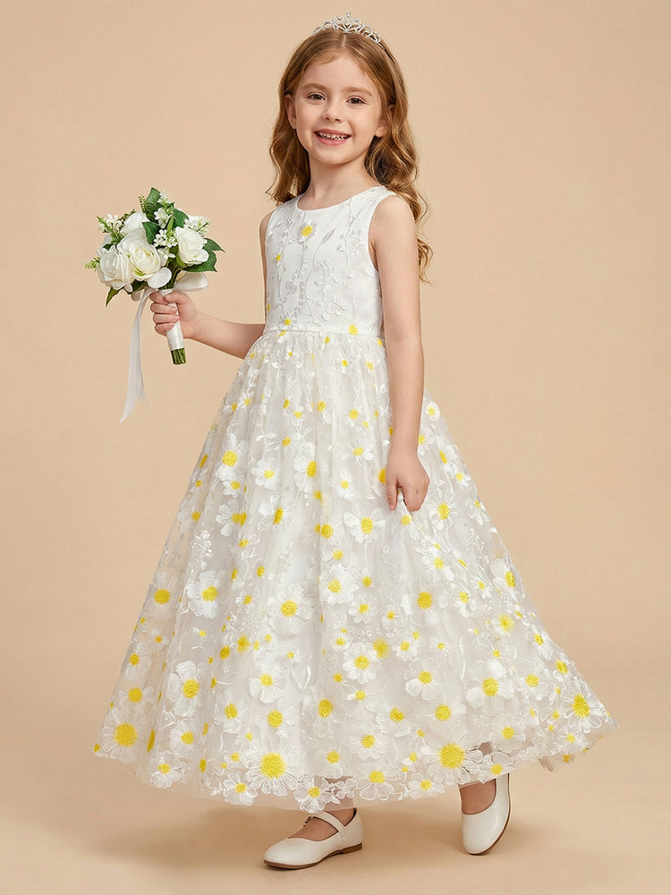 Tulle A-Line Scoop Neck Long Flower Girl Dresses with Floral Embroidery