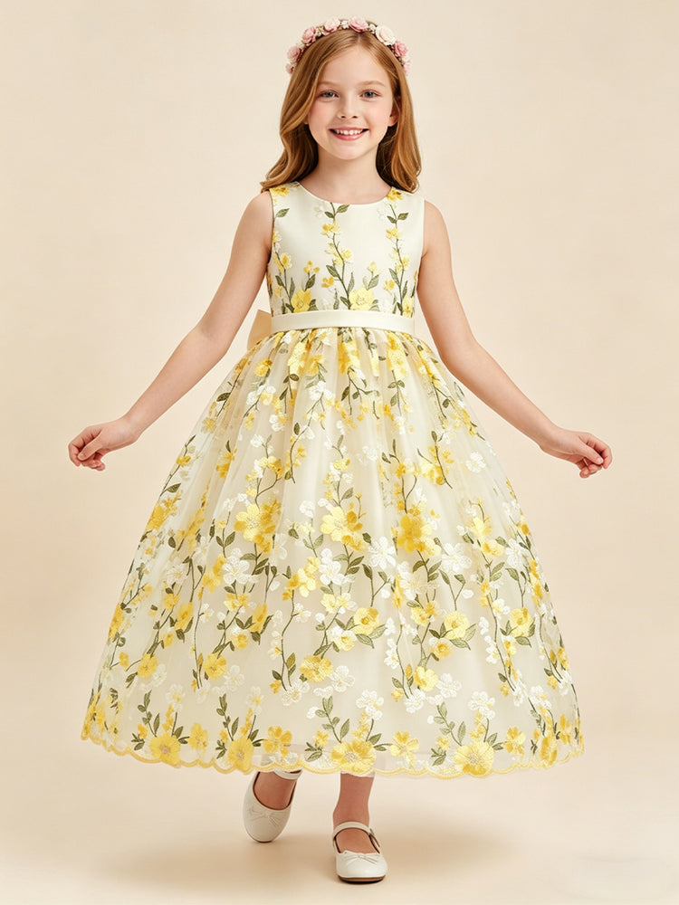 Tulle A-Line Scoop Neck Long Flower Girl Dresses with Floral Embroidery