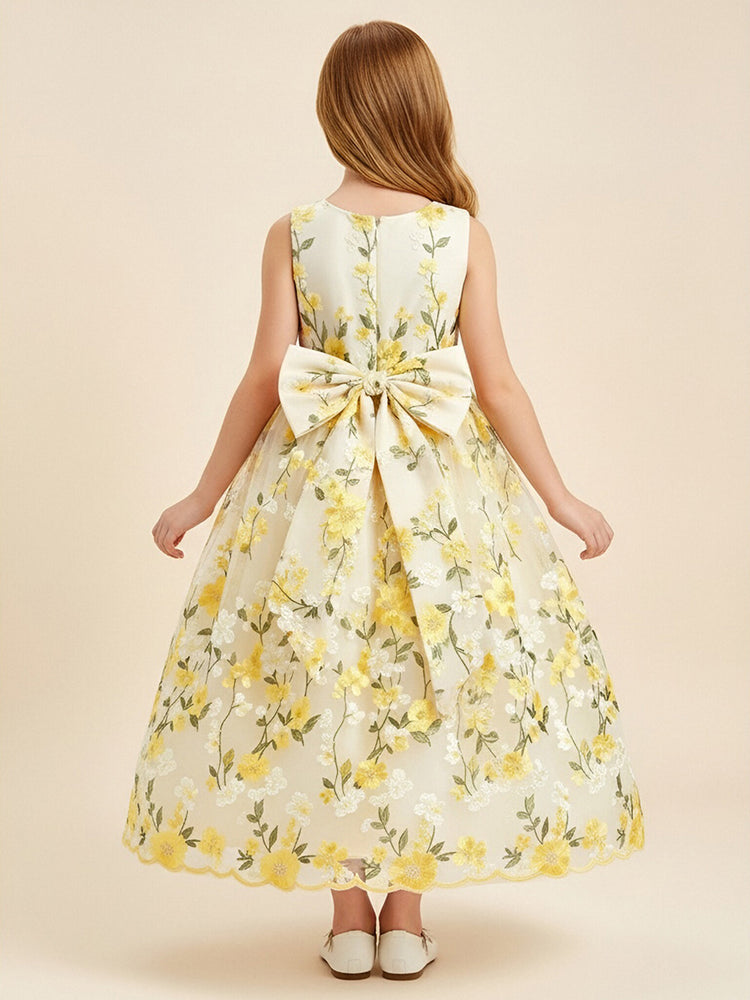 Tulle A-Line Scoop Neck Long Flower Girl Dresses with Floral Embroidery